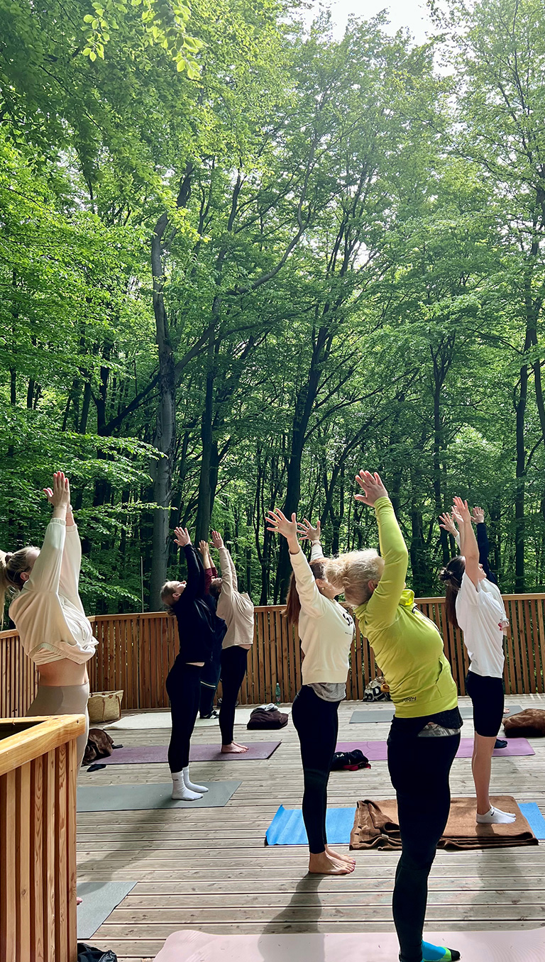 podujatie Yoga v korunách stromov